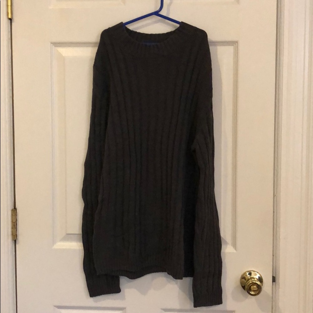 Grey long sleeve sweater